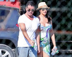 Foto Mesra Simon Cowell dengan Mantan Istri Sahabat yang Dihamilinya