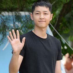 Song Joong Ki Resmi Masuk Wajib Militer