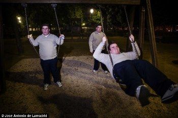 Mengenal Jaime, Alejandro, dan Alvaro, Si Kembar Tiga Penyandang Autis