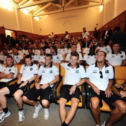 Sepakbola di Jagat Maya (3): Beda Kelas, Beda Follower