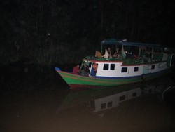 Bermalam di Atas Sungai Kalimantan dengan Perahu, Mau?