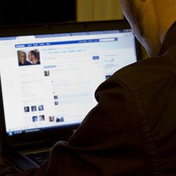 Facebook Bagikan Rp 97 Miliar untuk Warganya