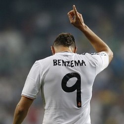 Tak Ada Lagi Higuain, Benzema Bisa Kuasai Lini Depan Madrid