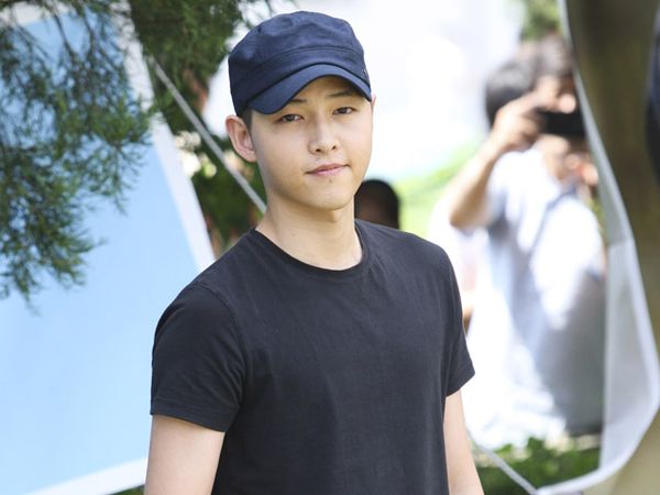 Song Joong Ki Masuk Wajib Militer