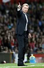 Ekspresi Serius Mourinho dan Moyes