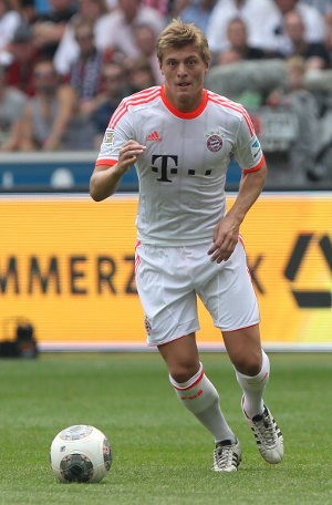 Kroos Tak Masalah Dirotasi