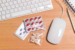 Doyan Beli Obat Online yang Murah, Nyawa Bisa Jadi Taruhannya