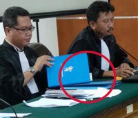 KPK akan Konfirmasi US$ 100 dalam Buku Irjen Djoko ke Majelis Hakim