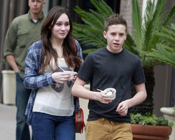 Putra Pertama David Beckham Kencan dengan Putri Bangsawan