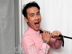 Daniel Mananta Cinta Mati Skuter Matiknya