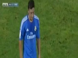 Oezil Dikabarkan Mulai Gerah dengan Don Carlo