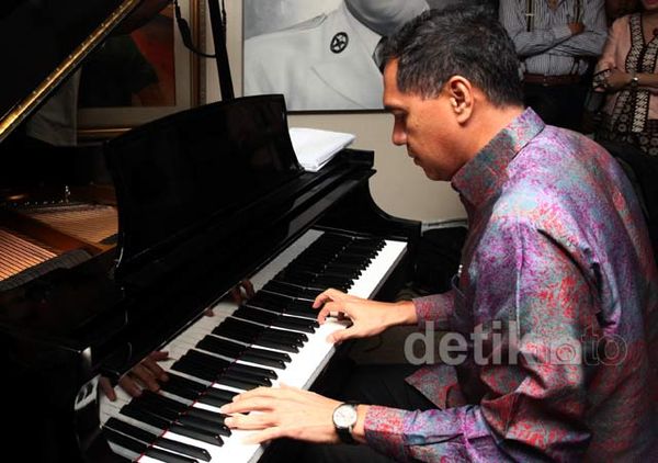 Usai Tes Bakal Capres, Gita Main Piano Bagimu Negeri