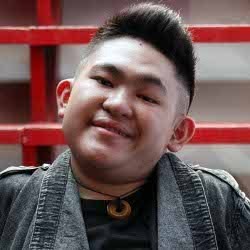 Dari Akting, Melson Boboho Tekuni Dunia Tarik Suara