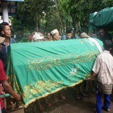 Wanita Korban Mutilasi di Lumajang Dimakamkan