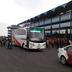 Demi Keamanan, Suporter Persija dan Persib Masuk Stadion Secara Terpisah 