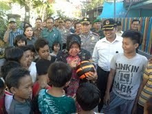  Risma Tegas Tangani Preman dan Tertibkan Pasar