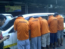 Polda Metro Tangkap 12 Pencuri dan Amankan 52 Mobil Curian