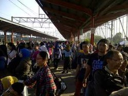 Tiket Berjaminan KRL: Masih Ada Penumpang Keluhkan Sistem dan Antrean