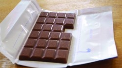 Sepotong Cokelat Dihilangkan dari Kemasan Demi Yang Tersayang