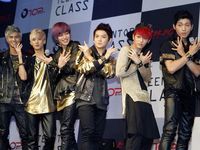 Comeback, Teen Top Gelar Showcase