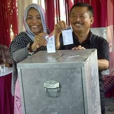 Dikawal Pramono Anung, Bambang DH Nyoblos di TPS 07 Pagesangan