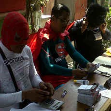 TPS Tambak Asri Dijaga Spiderman Hingga Rambo