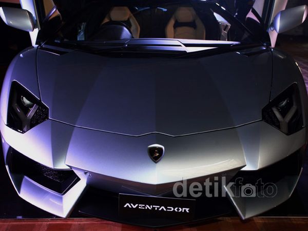 Lamborghini Aventador Meluncur di Indonesia