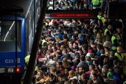 Melihat Sarden Kaleng Kereta dari Tokyo Sampai New York