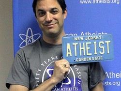 Pria New Jersey Berjuang untuk Dapatkan Nopol ATHE1ST