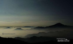 Akhir Pekan di Tangkuban Perahu, Lihatlah Kabut yang Romantis