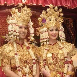 Arumi Bachsin dan Emil Tak Buru-buru Punya Anak