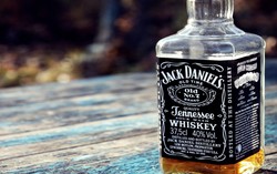 Merek Jack Daniels dan Patron Ternyata Terbanyak Disebut dalam Lagu Populer