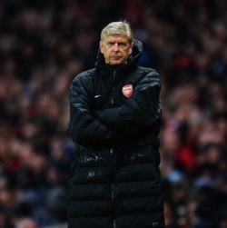 Wenger Berpacu dengan Waktu