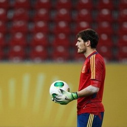 Del Bosque Belum Bisa Tentukan Kiper Utama Spanyol