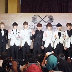 Infinite Terima 500 Hadiah Spesial dari Fans