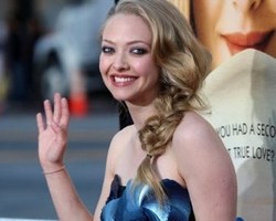 Sering Scrub Garam, Wajah Amanda Seyfried Semakin Flawless