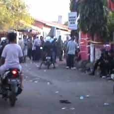 Lokasi Rusuh di Probolinggo Jadi Tontonan Warga