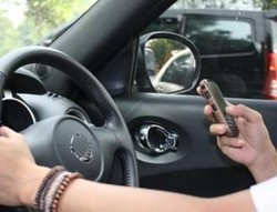 Bila Menyebabkan Kecelakaan, Pengirim SMS Bisa Diadili?