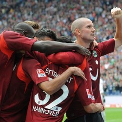 Hannover Tembus Empat Besar, Hamburg Raih Kemenangan Pertama