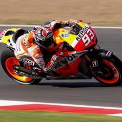 Kalahkan Lorenzo, Marquez Rebut Pole di Silverstone