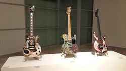 Seniman Putu Sutawijaya, Takut Merusak Gitar Dewa Budjana 