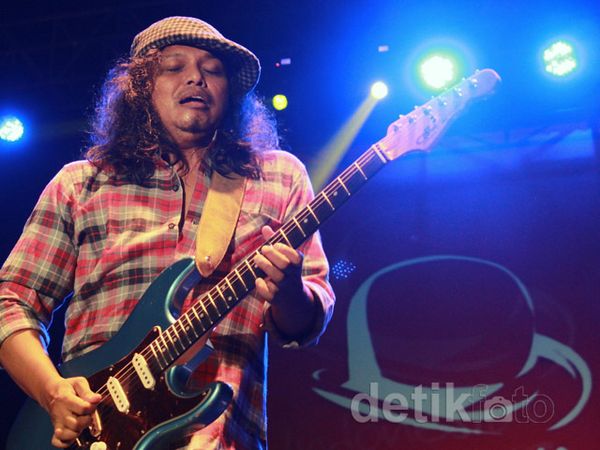 Gugun Blues Shelter Tutup Festival Jazz