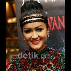 Masih Gunakan Nama Perez, Julia Terima Surat dari Pengadilan Perancis