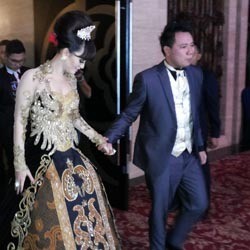 Bertema Golden Princess, Lamaran Zaskia Gotik Mewah