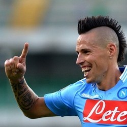 Benitez Bandingkan Hamsik dengan Gerrard