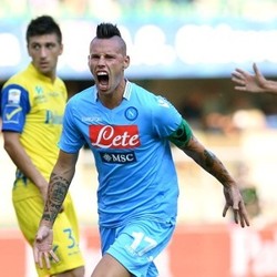 Hamsik Dua Gol, Napoli Kalahkan Chievo 4-2