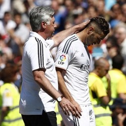 Ancelotti Sebut Benzema Harus Bekerja Lebih Keras