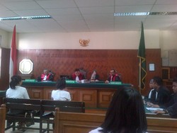 Bacakan Pledoi, Marketing Bank Tali Pusar Singapura Menangis