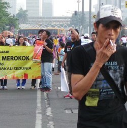 Ahok Ingin Tingkatkan Pajak Rokok, Biar Perokok Berkurang