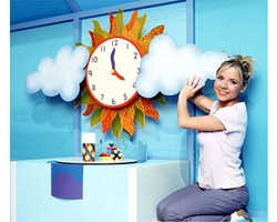 Dukung Hari Vegetarian Sedunia, Presenter Ini Topless di Muka Umum